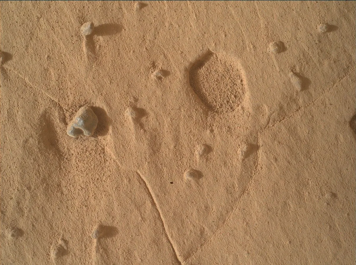 Curiosity Blog, Sols 4988-4994: More New Tricks for an Old Dog